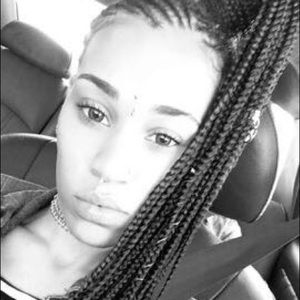 Meet your Posher, Linda